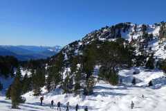 Un des trois groupes arrive